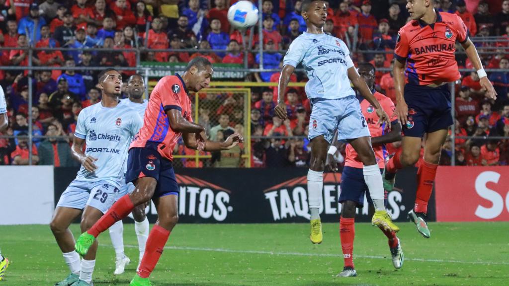 Copa Centroamericana: Municipal vs. Sporting San Miguelito  | Alex Meoño 