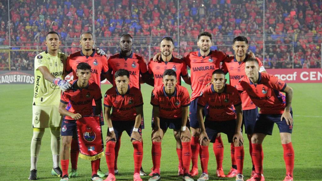 Copa Centroamericana: Municipal vs. Sporting San Miguelito  | Alex Meoño 