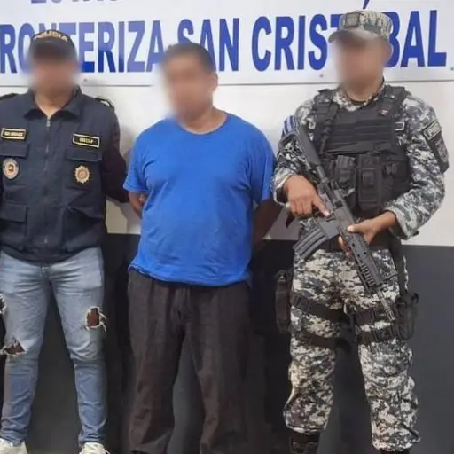El presunto pandillero fue entregado a las autoridades de El Salvador. ,PNC
