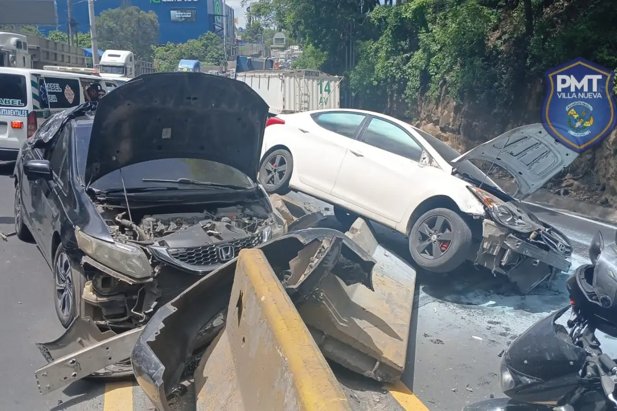 Los vehículos involucrados movilizaron los separadores viales en el km. 17.5, PMT de Villa Nueva