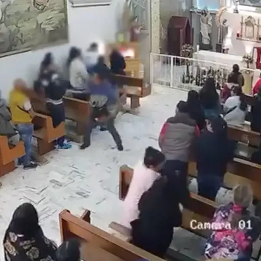 Ataque ocurrió mientras se desarrollaba una misa.  ,Captura de pantalla video X.