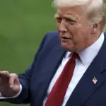 Trump amenaza con un arancel del 35 % a la UEt