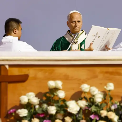 El papa León XIV preside la Santa Misa con motivo del Jubileo de la Juventud, en Tor Vergata en Roma, Italia, 03 de agosto de 2025 , (Papa, Italia, Roma) EFE/EPA/FABIO FRUSTACI ////////// Rome (Italy), 03/08/2025