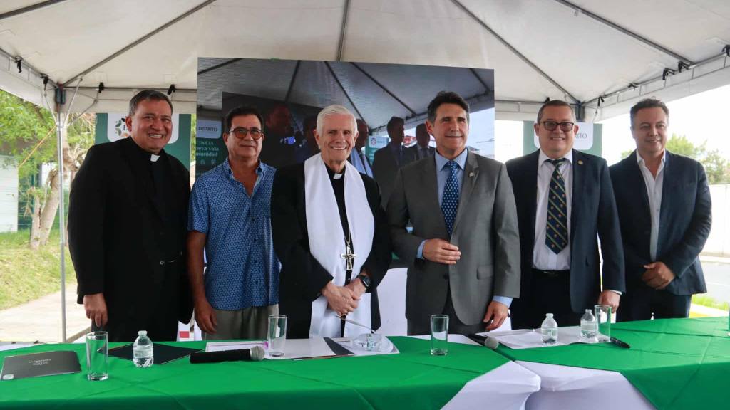 Instalan primera piedra de la Parroquia Santos Ángeles Custodios | Álex Meoño