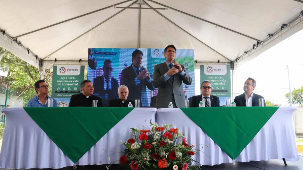 Instalan primera piedra de la Parroquia Santos Ángeles Custodios | Álex Meoño