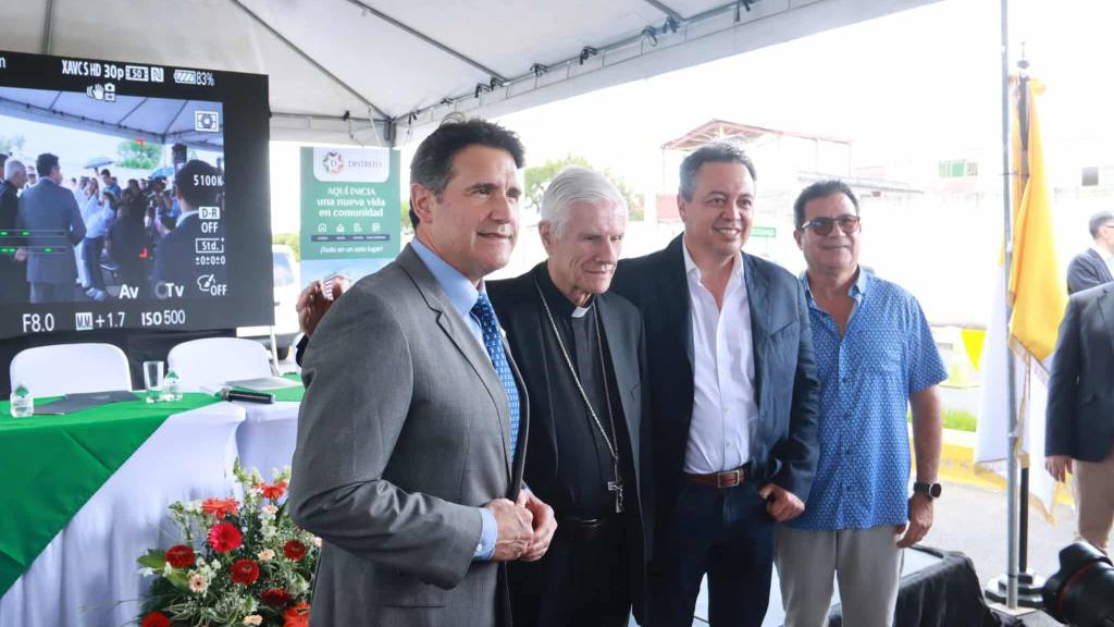 Instalan primera piedra de la Parroquia Santos Ángeles Custodios | Álex Meoño
