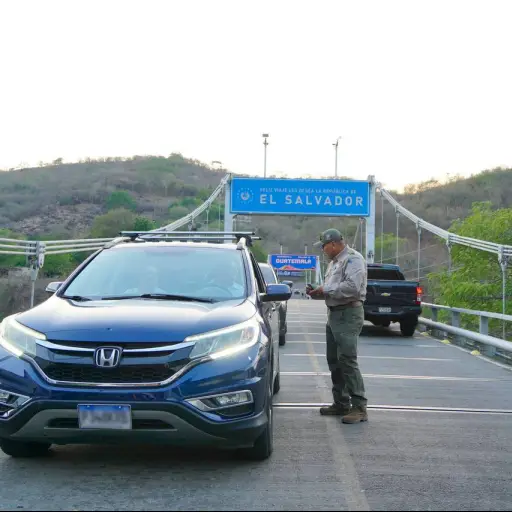 Según el INGUAT, cada salvadoreño gasta hasta USD durante su estadía en Guatemala.  ,Migración y Extranjería de El Salvador.