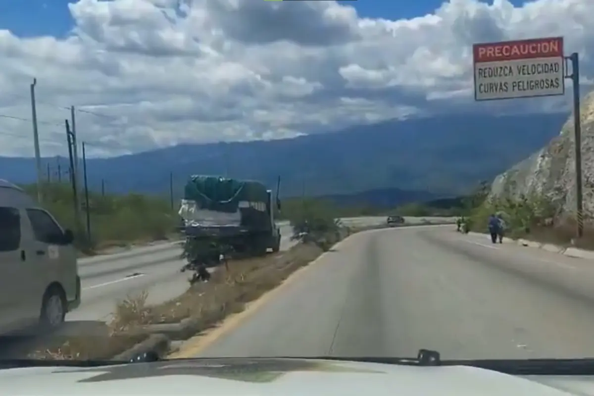 El reversible se instaló por un derrumbe de grandes proporciones., PROVIAL.