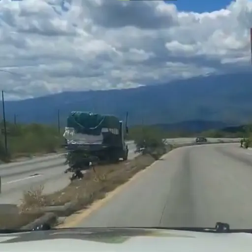 El reversible se instaló por un derrumbe de grandes proporciones. ,PROVIAL.