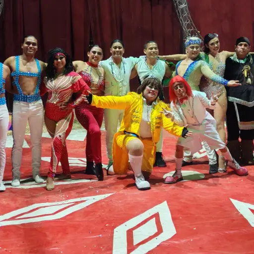 Los Payasos de Hospital reúnen a 20 o 30 profesionales de la comedia para llevar felicidad a los hospitales, asilos o casas hogares. ,Redes sociales.