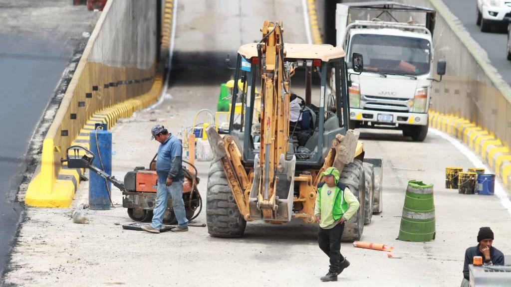 Cuadrilla trabaja a fondo en Calle Martí para agilizar obra | 