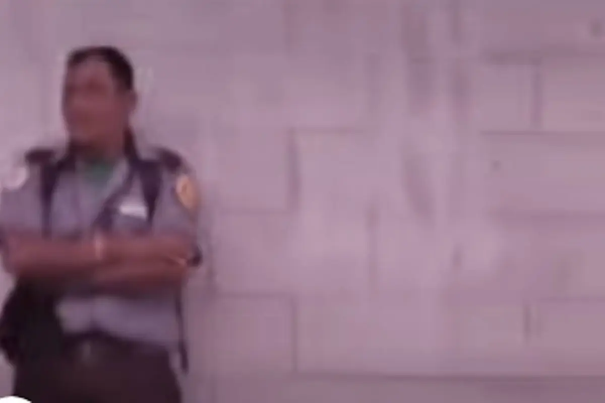 Supuesto guardia de seguridad viral., Captura de pantalla video Facebook.