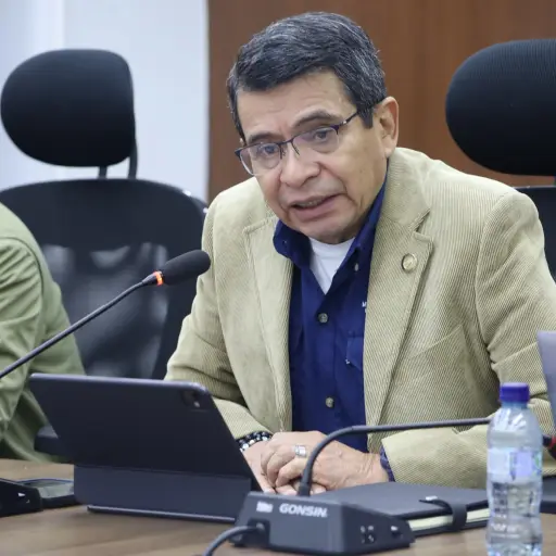 El ministro de Comunicaciones, Miguel Ángel Díaz, durante una citación en el Congreso este viernes 8 de agosto. ,CIV