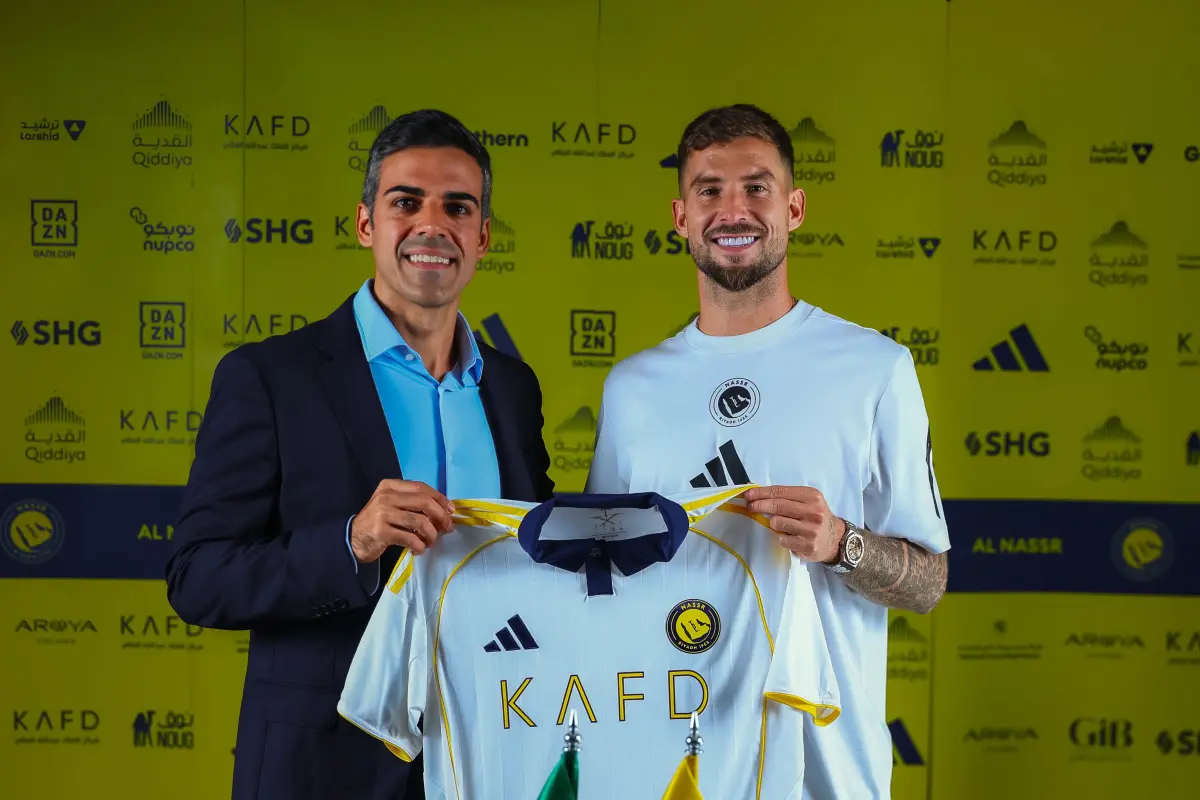 Iñigo Martínez es nuevo jugador del Al-Nassr - Al-Nassr