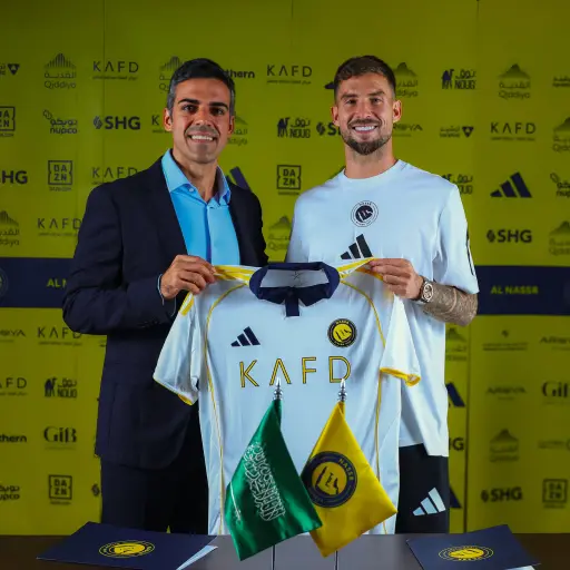 Iñigo Martínez es nuevo jugador del Al-Nassr - Al-Nassr
