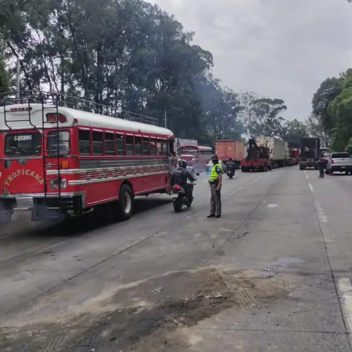 El paso quedó liberado, tras varias horas de trabajo de la PMT y otras autoridades de la localidad. ,PMT de Villa Nueva.