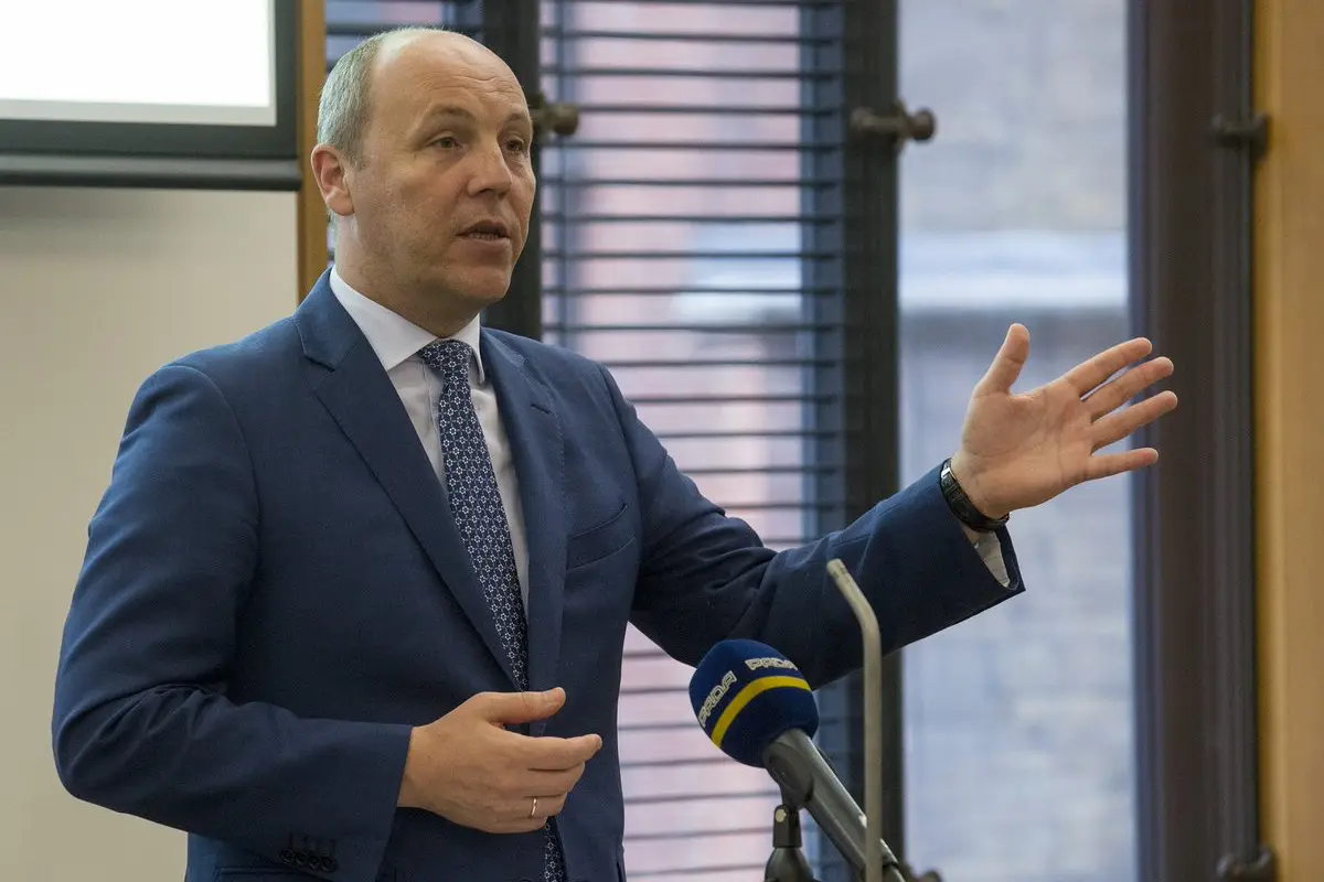 Andriy Parubiy., Redes sociales.