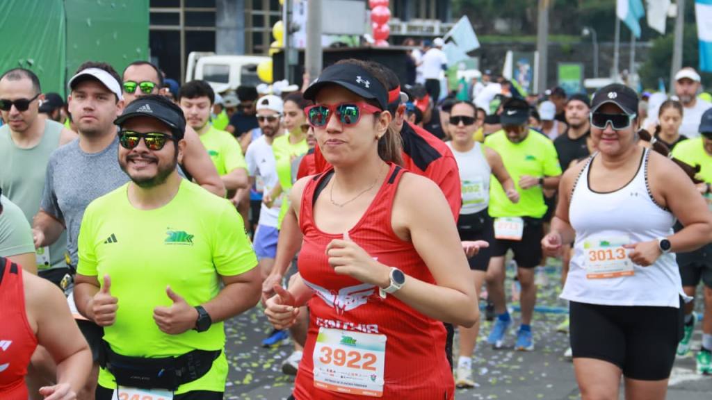La 21K de la Municipalidad de Guatemala 2025 reunió a miles de corredores en un ambiente vibrante | Alex Meoño