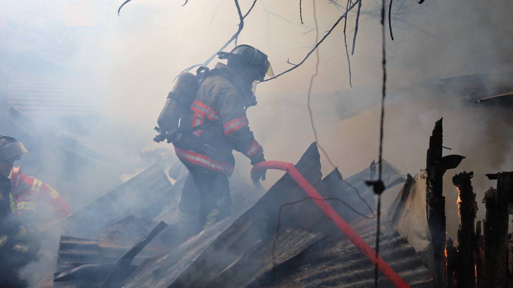 Incendio consume vivienda en la zona 6 capitalina.  | Bomberos Voluntaros 