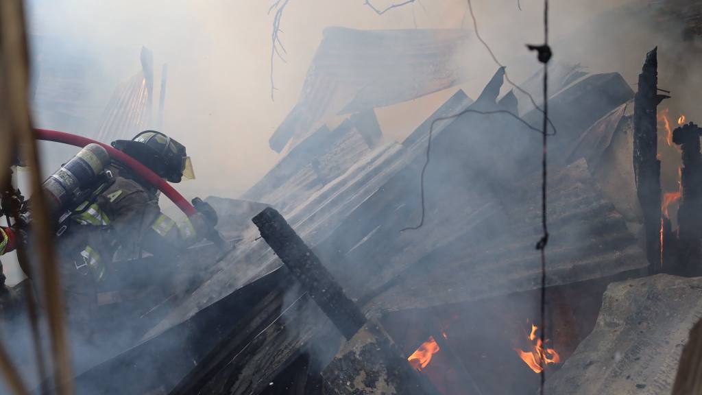 Incendio consume vivienda en la zona 6 capitalina.  | Bomberos Voluntaros 