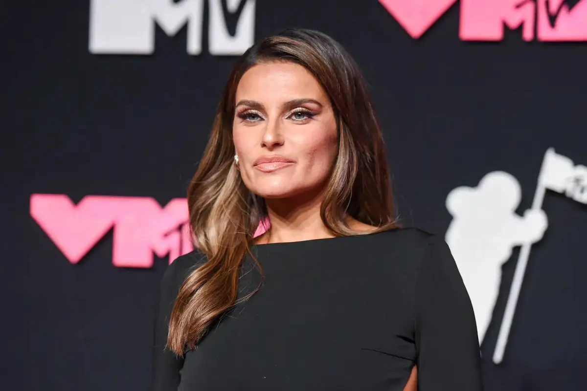 Nelly Furtado, Instagram