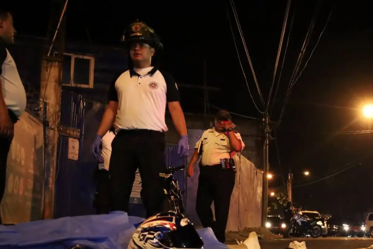 La víctima del ataque armado en el Periférico no pudo ser identificada., Bomberos Voluntarios