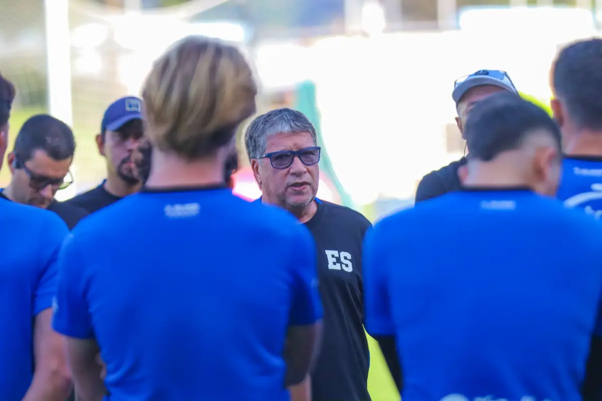 Hernán Darío Gómez dirige los trabajos de El Salvador para duelo ante Guatemala 
