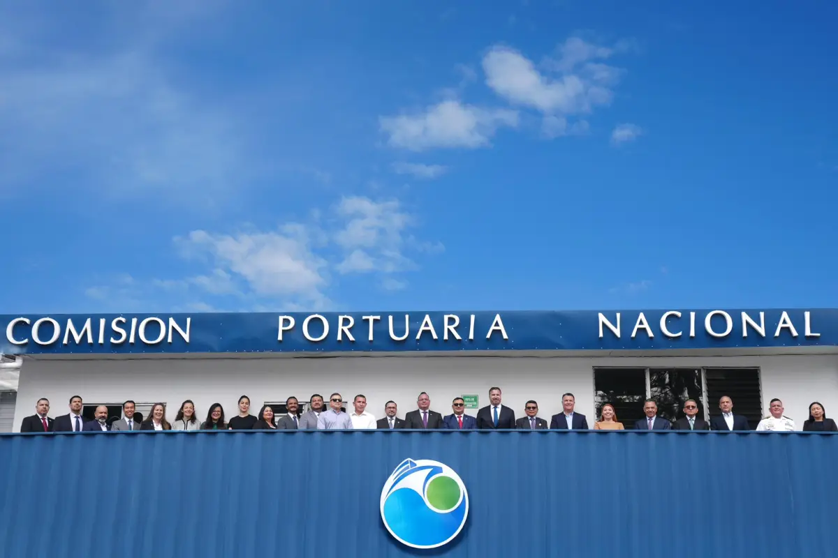 La misión del Servicio de Guardacostas de los Estados Unidos realiza la supervisión de puertos del país., Cortesía