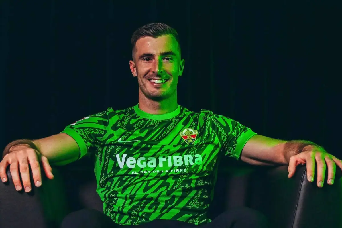 Barcelona y Elche acuerdan la cesión de Iñaki Peña - Elche CF