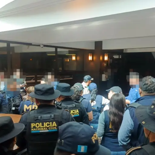 El personal de la FECI y de la policía realiza una diligencia en instalaciones del Ministerio de Desarrollo. ,Ministerio Público