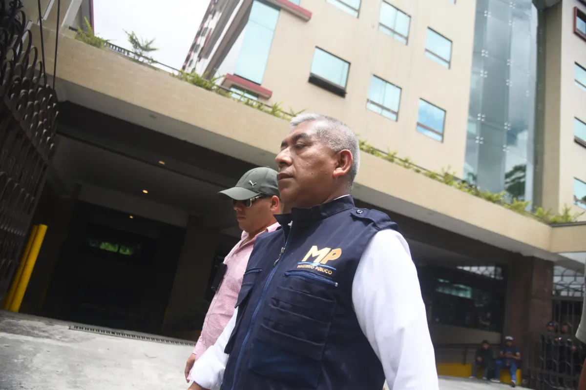 El jefe de la FECI, Rafael Curruchiche, reaccionó a la pelea de boxeo de Lester Martínez., Omar Solís/Emisoras Unidas