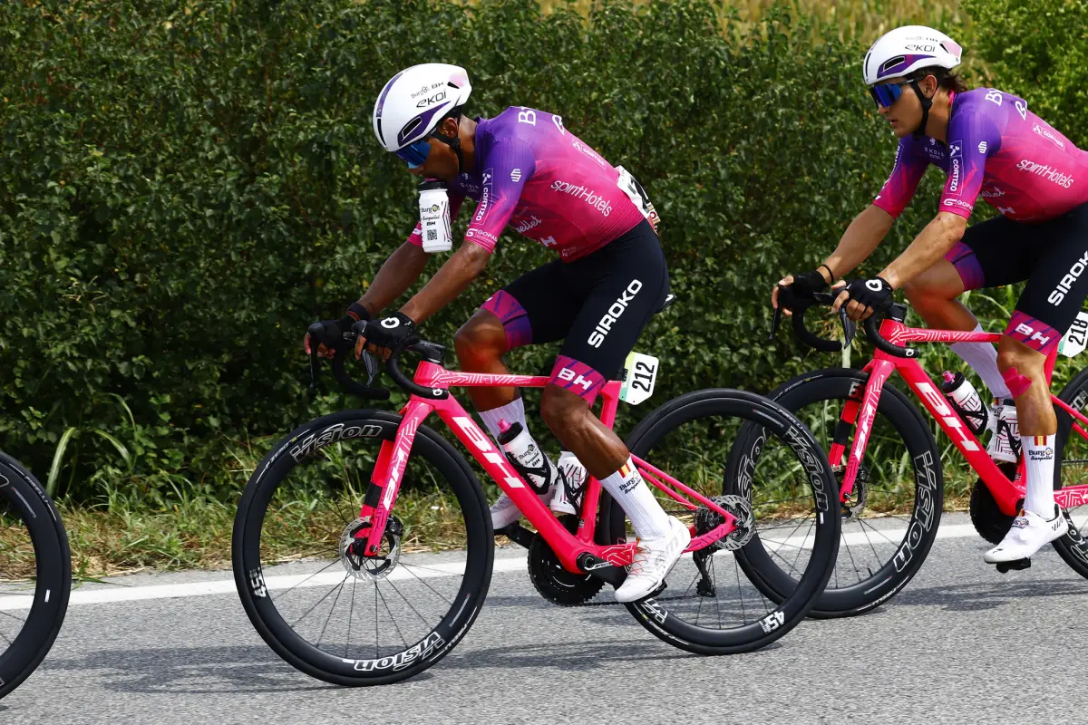 Sergio Chumil en la Vuelta a España 2025 - Burgos BH