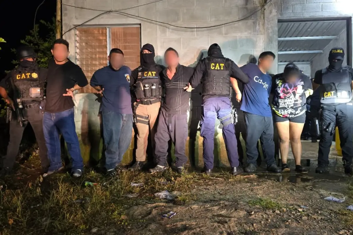 La PNC reportó la captura de al menos cinco pandilleros en allanamientos en el municipio de Guanagazapa, departamento de Escuintla., PNC de Guatemala.