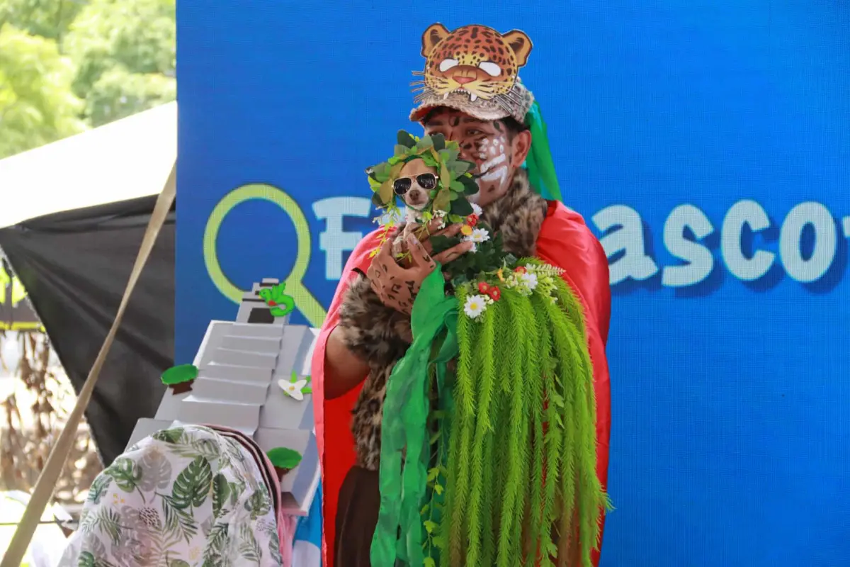 Durante la presentación, los participantes disfrutaron de un concurso de disfraces. En la foto destaca un chihuhua vestido como El Quetzal, ave nacional., Álex Meoño.