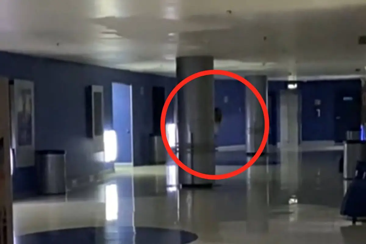 Supuesto fantasma en un cine de México. , Captura de pantalla video TikTok.