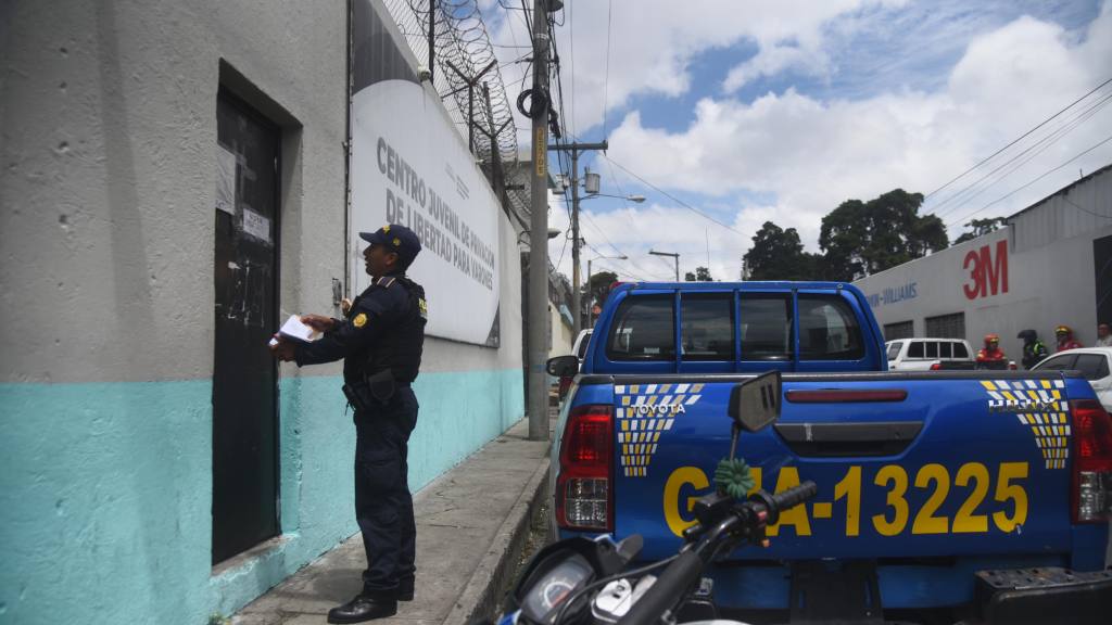 En imágenes: Así se vive la tensión en Gaviotas por motín  | Omar Solís