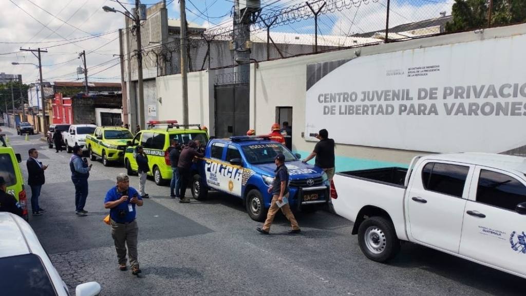 En imágenes: Así se vive la tensión en Gaviotas por motín  | Omar Solís