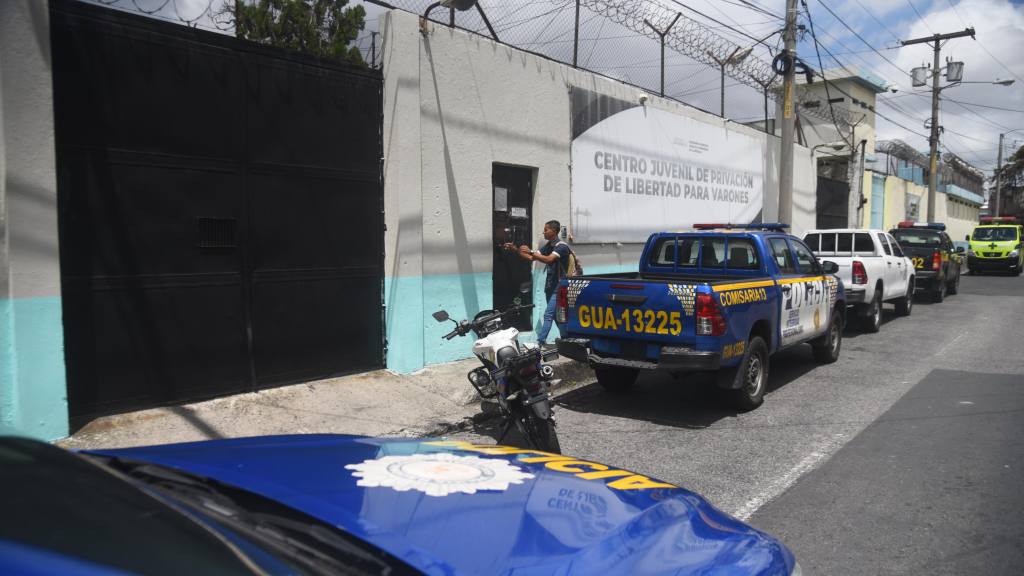 En imágenes: Así se vive la tensión en Gaviotas por motín  | Omar Solís