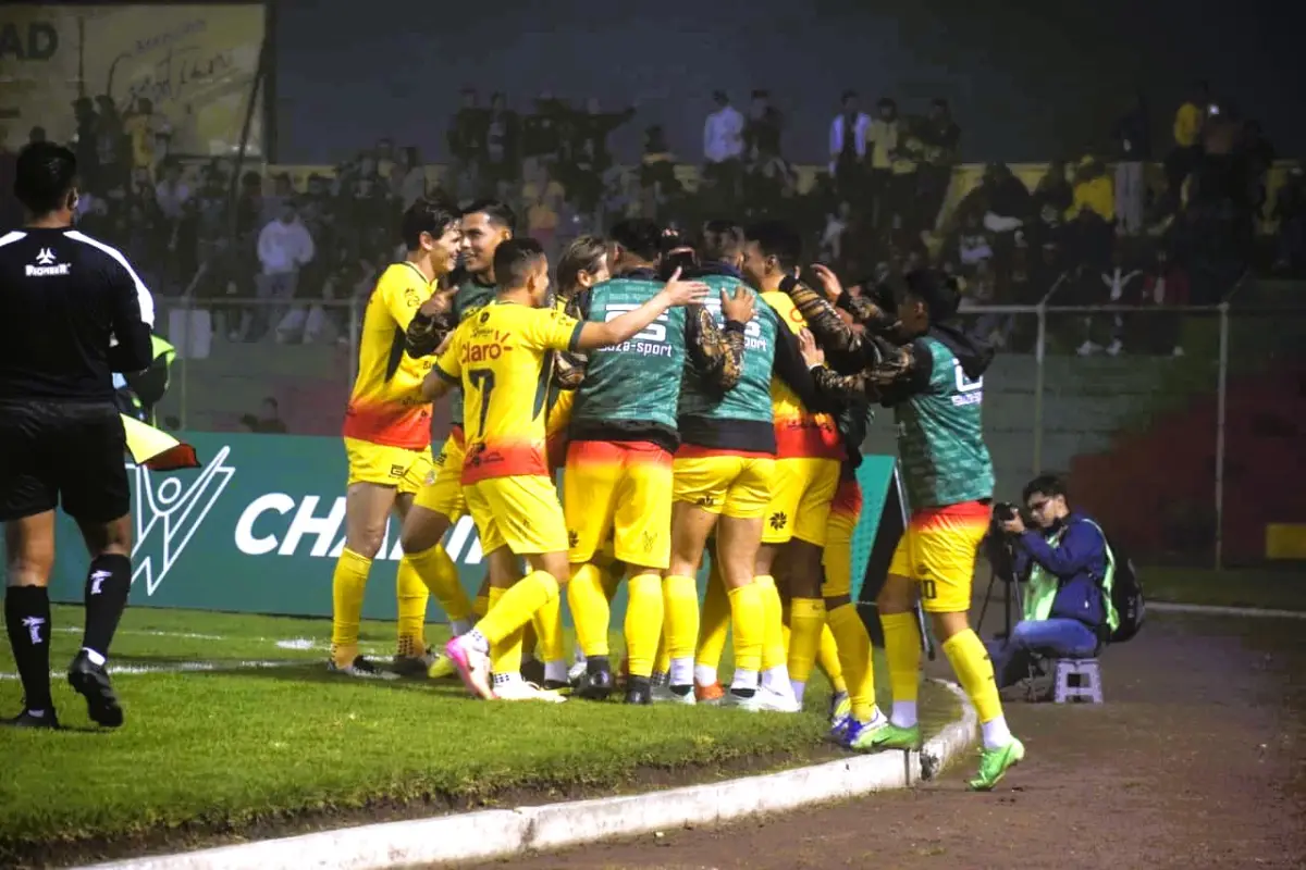 Deportivo Marquense ganó el "Clásico de la Amistad". 