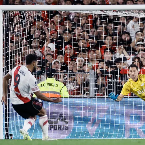 River Plate logró el jueves su boleto a cuartos de final 