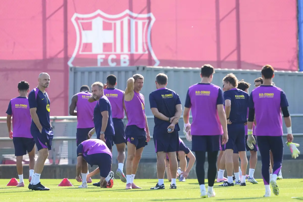 Robert Lewandowski trabaja con normalidad con Barcelona 