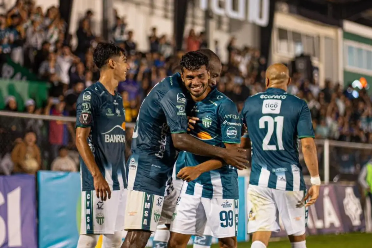 Antigua vence a Mixco y es sublíder de forma provisional 