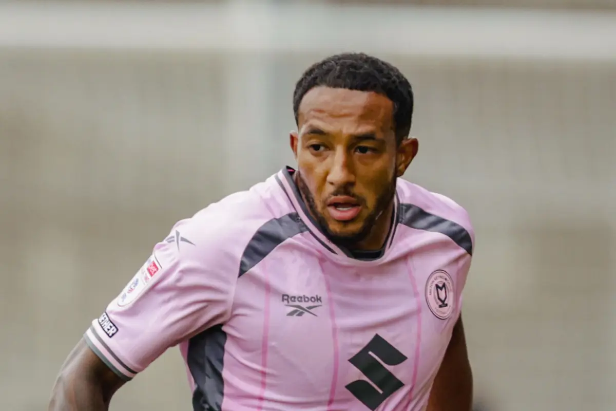 Méndez-Laing anota su primer gol con el MK Dons - MK Dons