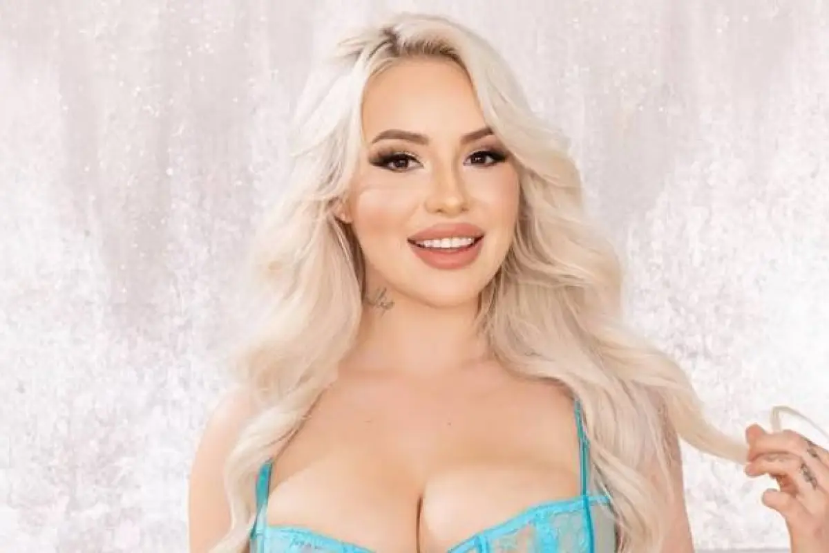 Kylie Page, Instagram