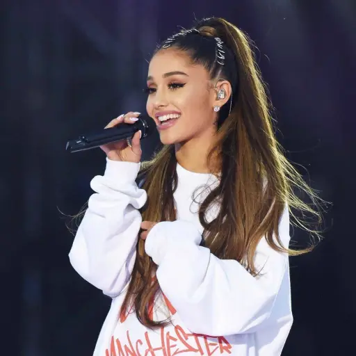 Ariana Grande ,Instagram