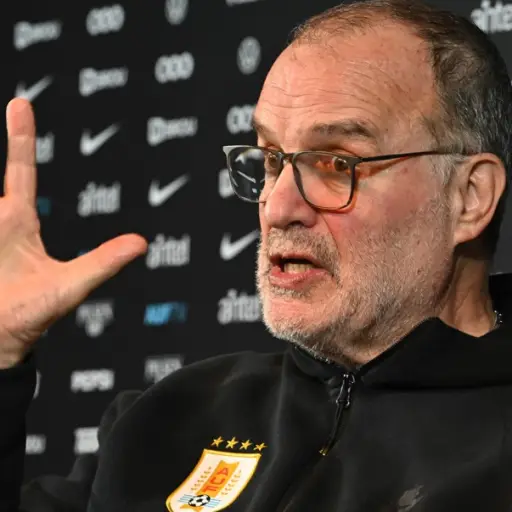 Marcelo Bielsa brindó conferencia de prensa este día desde el Centenario 