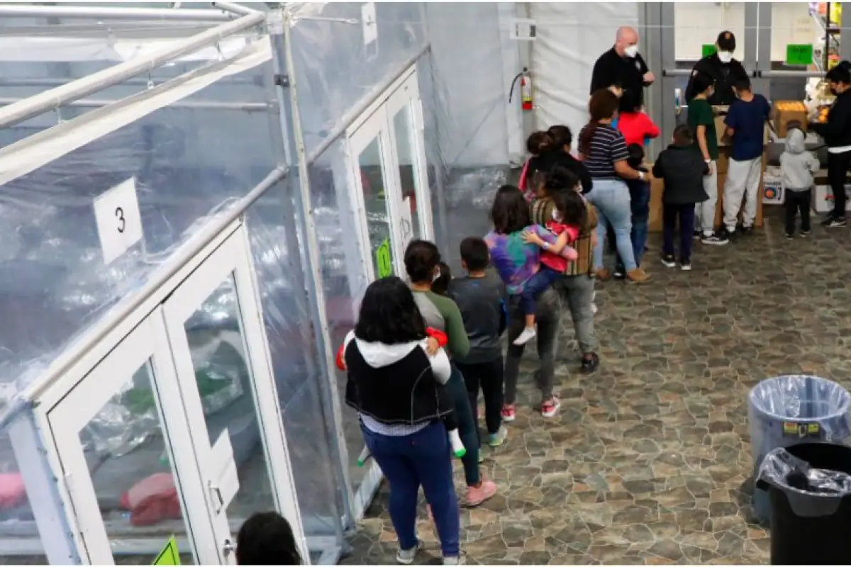 Niños y adolescentes no acompañados permanecen en un albergue en Estados Unidos., Ilustrativa de archivo: EFE