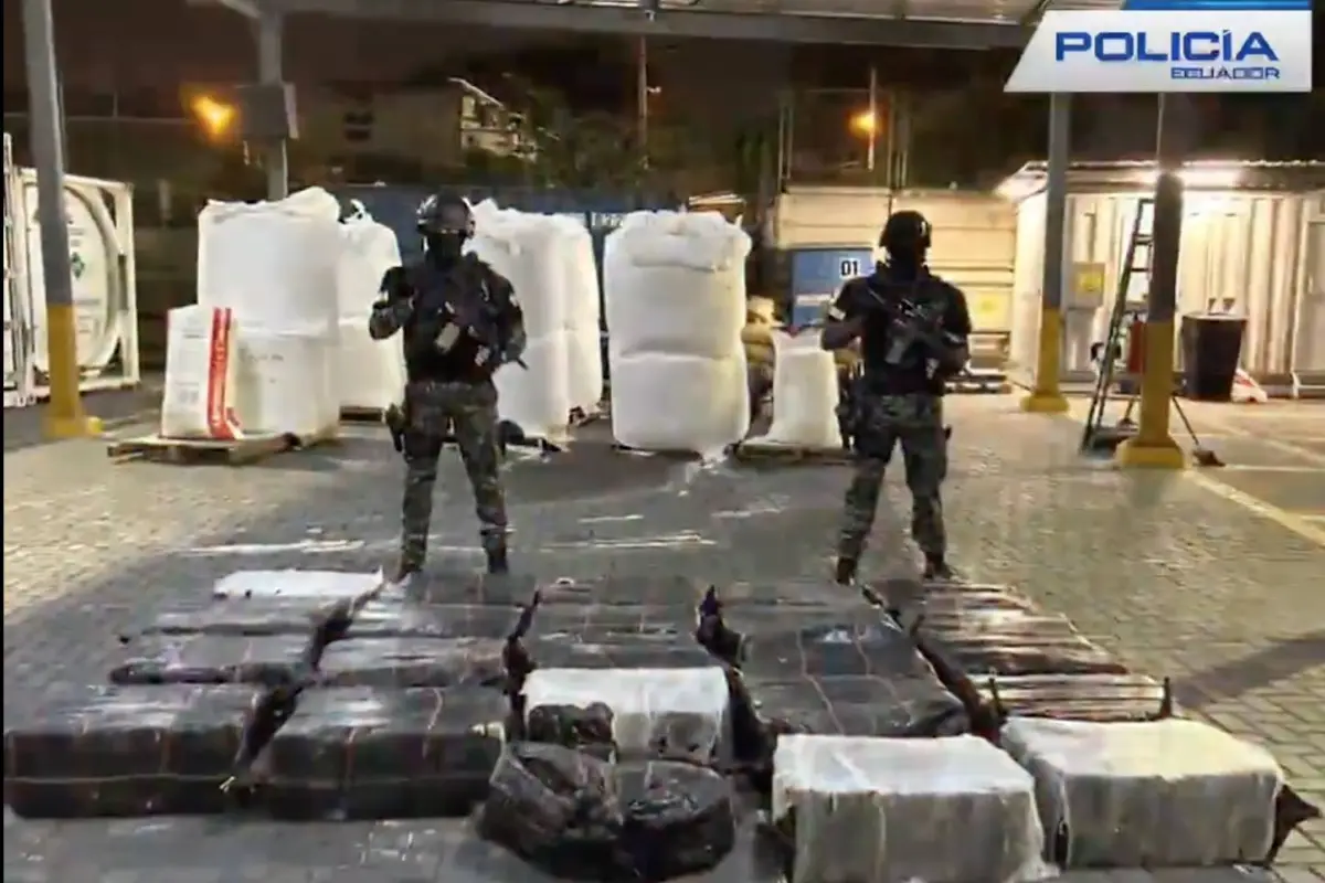 Ecuador decomisó cerca de una tonelada de cocaína oculta en un contenedor con productos de exportación, procedente de Guatemala, Captura de pantalla