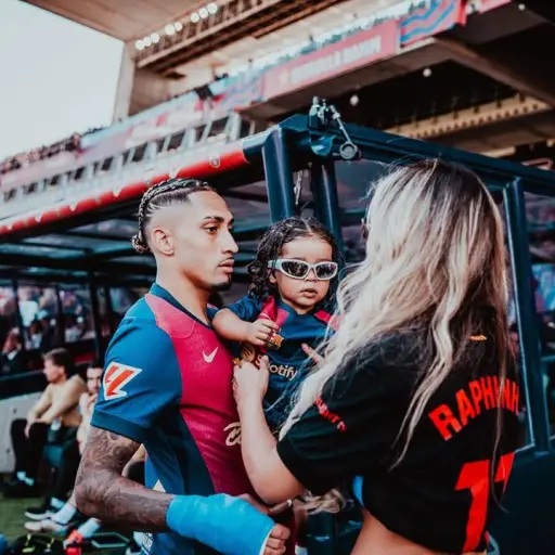 Raphinha y su familia - instagram @taia_belloli
