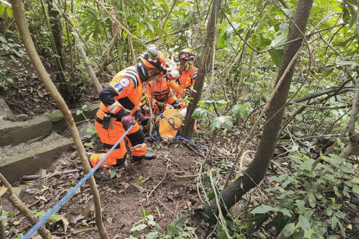 El cuerpo de la menor fue hallado en la hidroeléctrica de la zona 6., Bomberos Voluntarios